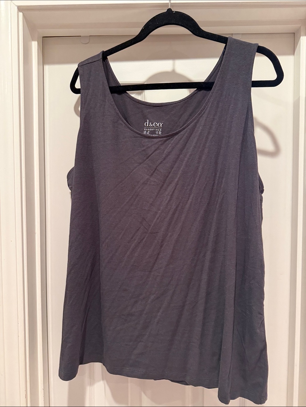 d&co Essentials Women's Charcoal Scoop Neck Tank